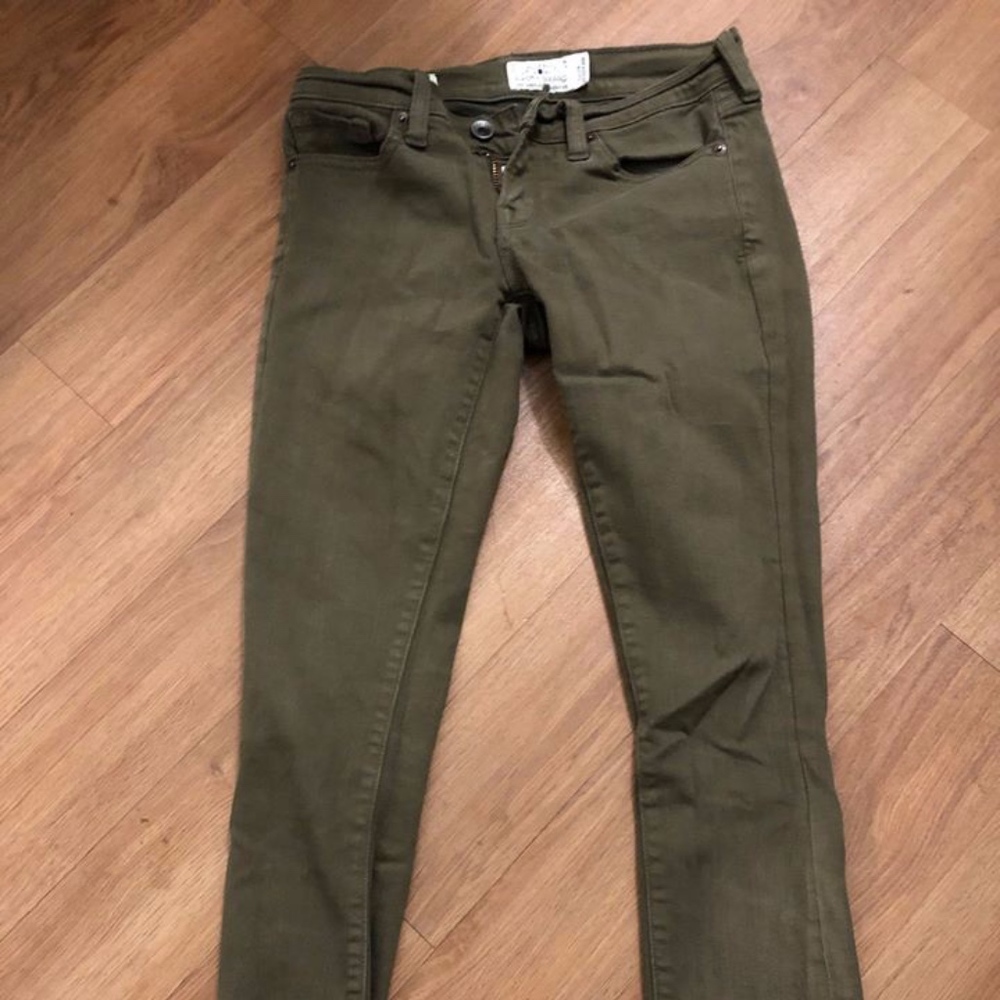 Lucky Brand Charlie Super Skinny Olive jean Size 0